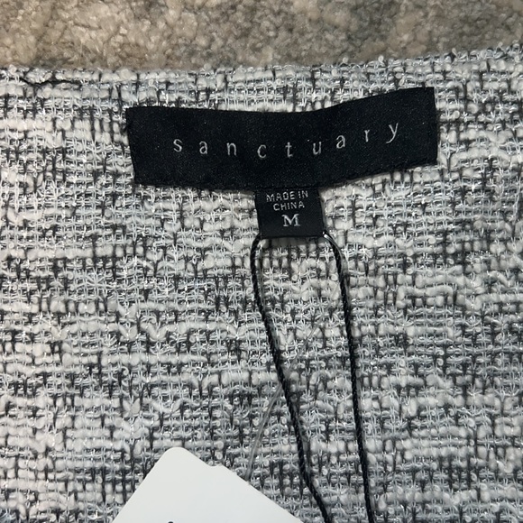 Sleeveless Top - Picture 6 of 9